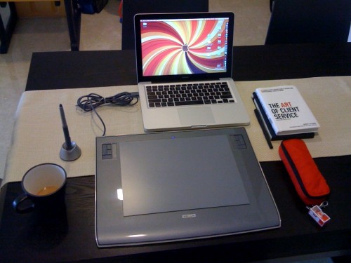 Macbook 13 inch and Wacom 9x12 (A4) Intuos 3 Macbook 13 inch and Wacom 9x12 (A4) Intuos 3